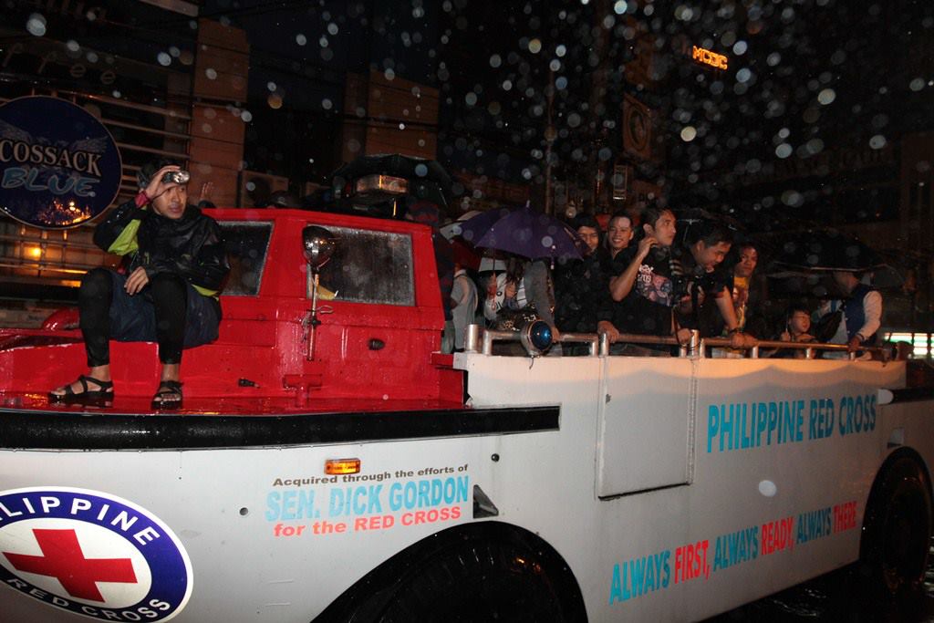 Philippine - AMPHIBIOUS VEHICLE TO THE RESCUE. Staff and volunteers ...