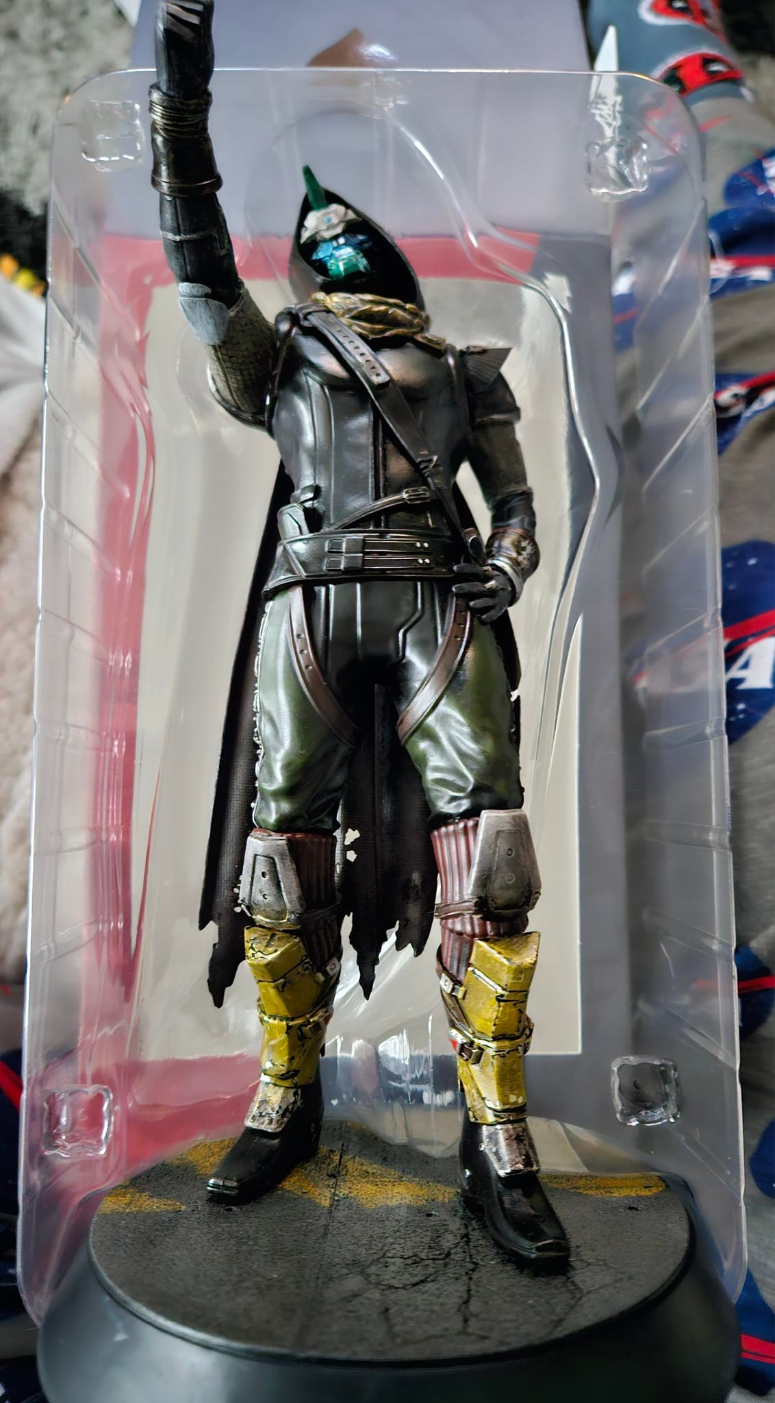 Cayde-6 statue and glow in the dark Destiny pop figure review