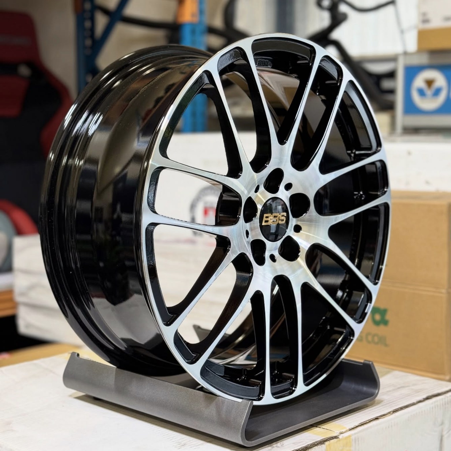 BBS RE-L2 BKD forged monoblock in Black Diamond Cut finish 