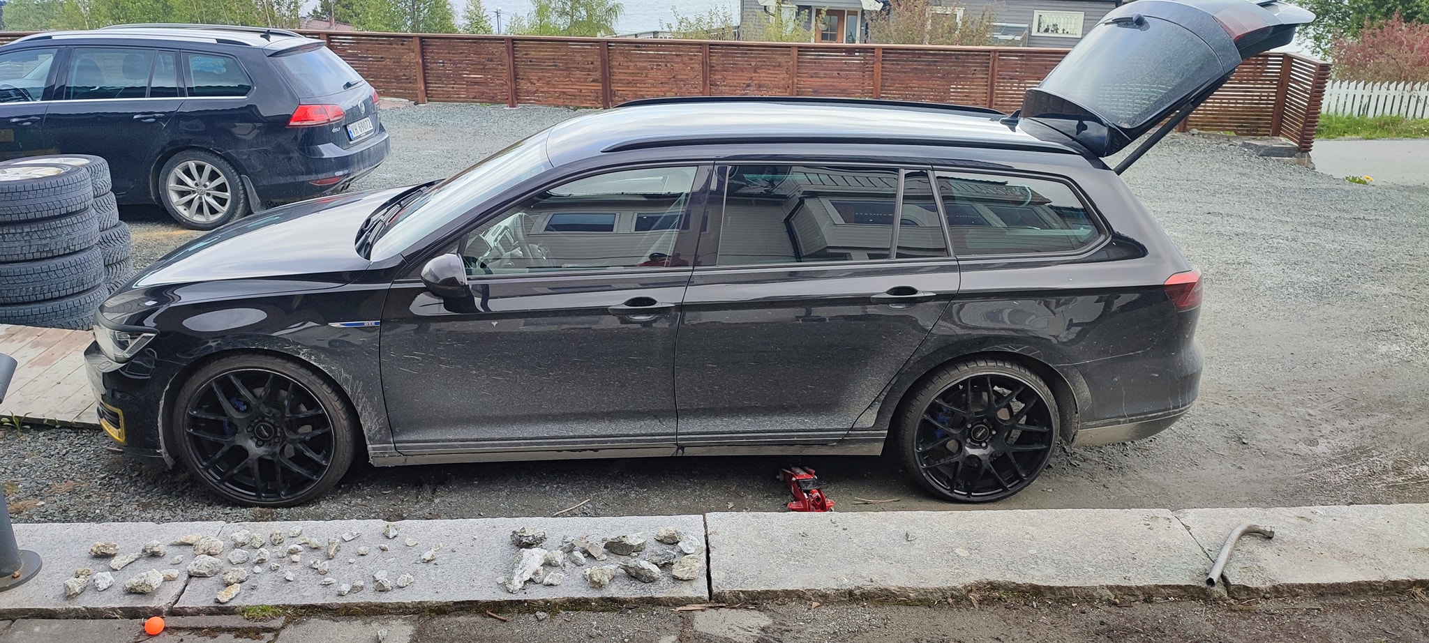 Will 235/40 or245/40 tires fit with R20 8.5J ET 35 wheels ? Car is 