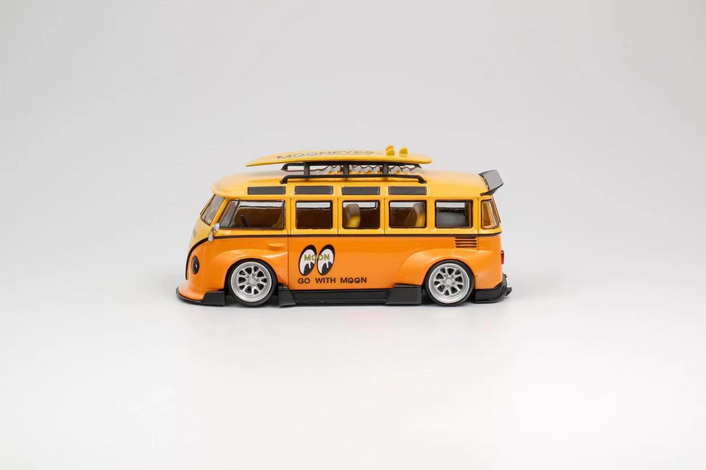 Pre-order LF Model 1:64 Diecast Model VW T1 Kombi, TPC custom