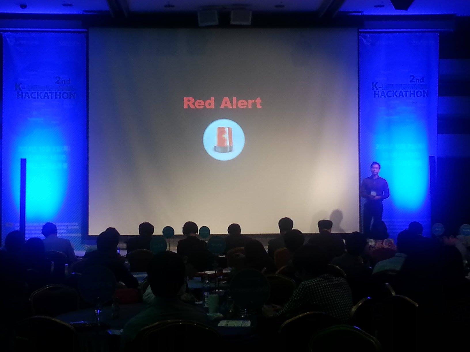SWKorea - #Khackathon K-Hackathon 대망의 결선 첫발표 앱은 Red Alert...