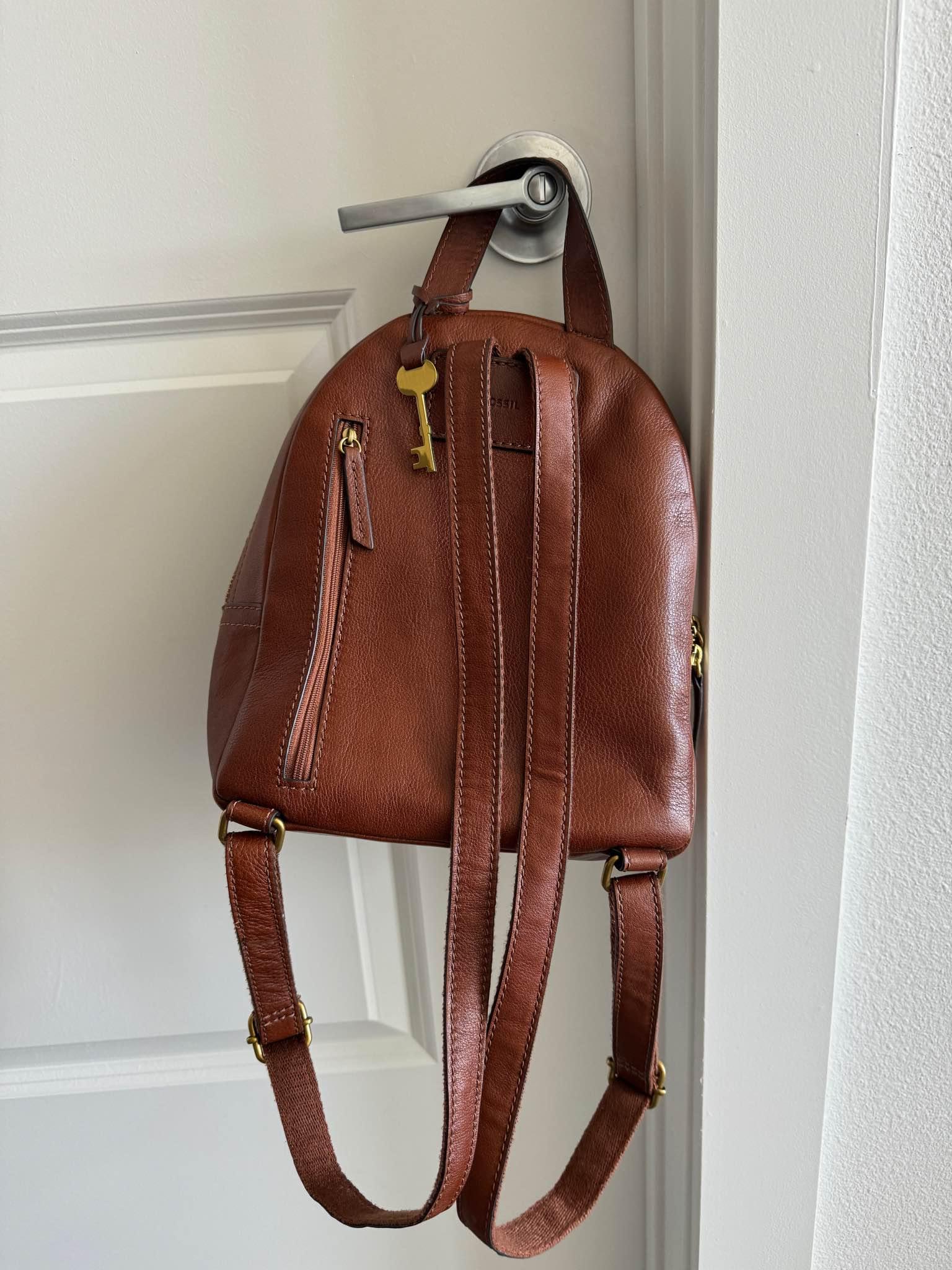 fjallraven kanken mini backpack price Fjällräven | Compact Everyday Carry, Durable Vinylon Fabric - Travel, Kanken Mini, Graphite Transit-Workpack-26L-2nd-Edition Shimano Baitrunner 12000D Reel Model:TZC70H reflector in logo and