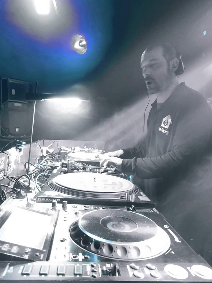 Rickys DJ