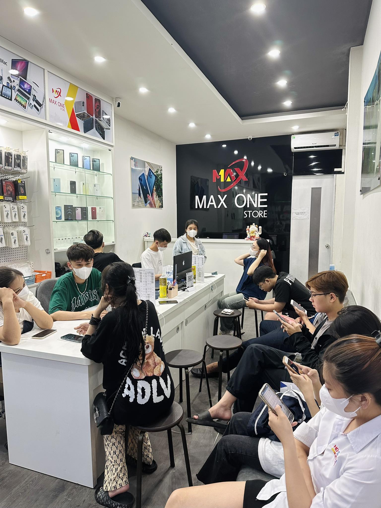 Max One Store | Hanoi
