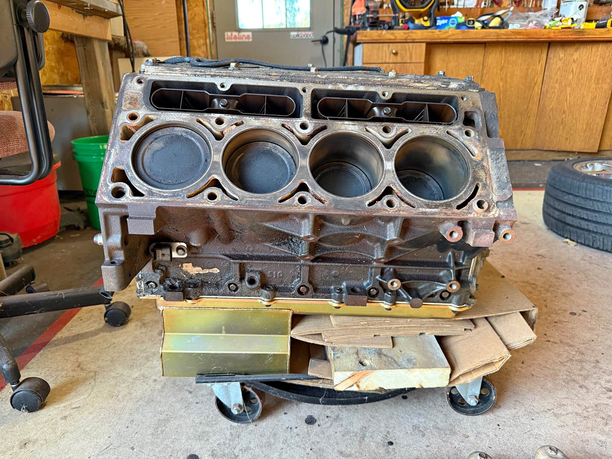 5.3 LM7 LS 2002 iron short block - Car Engines & Engine Parts ...