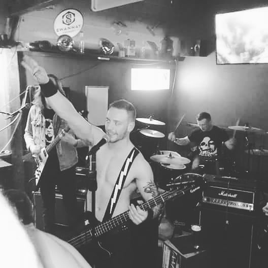 Razormouth - This gig we played with @orkneybatman in the... | Facebook