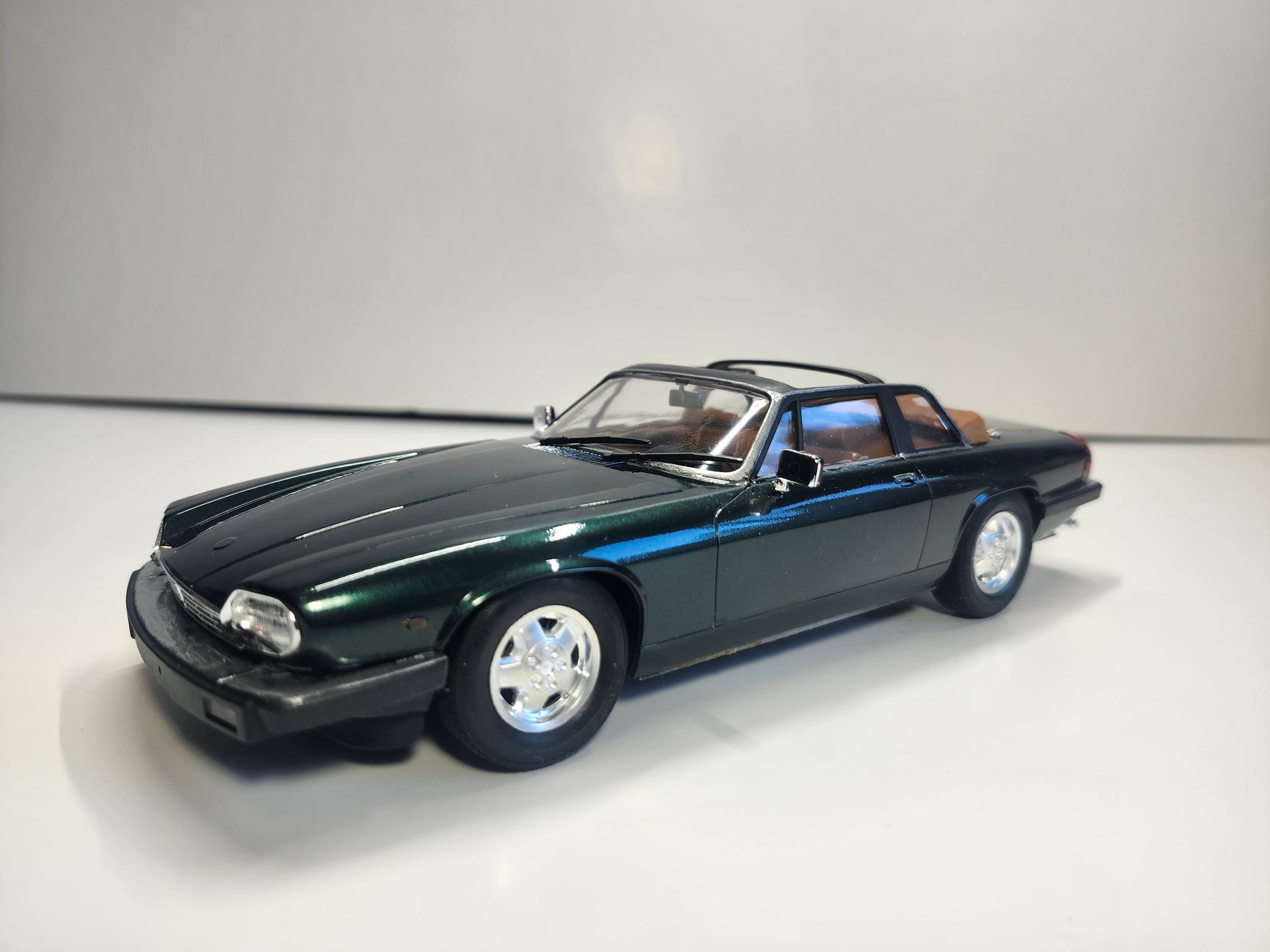 Jaguar XJ-SC V12 cabriolet model kit review