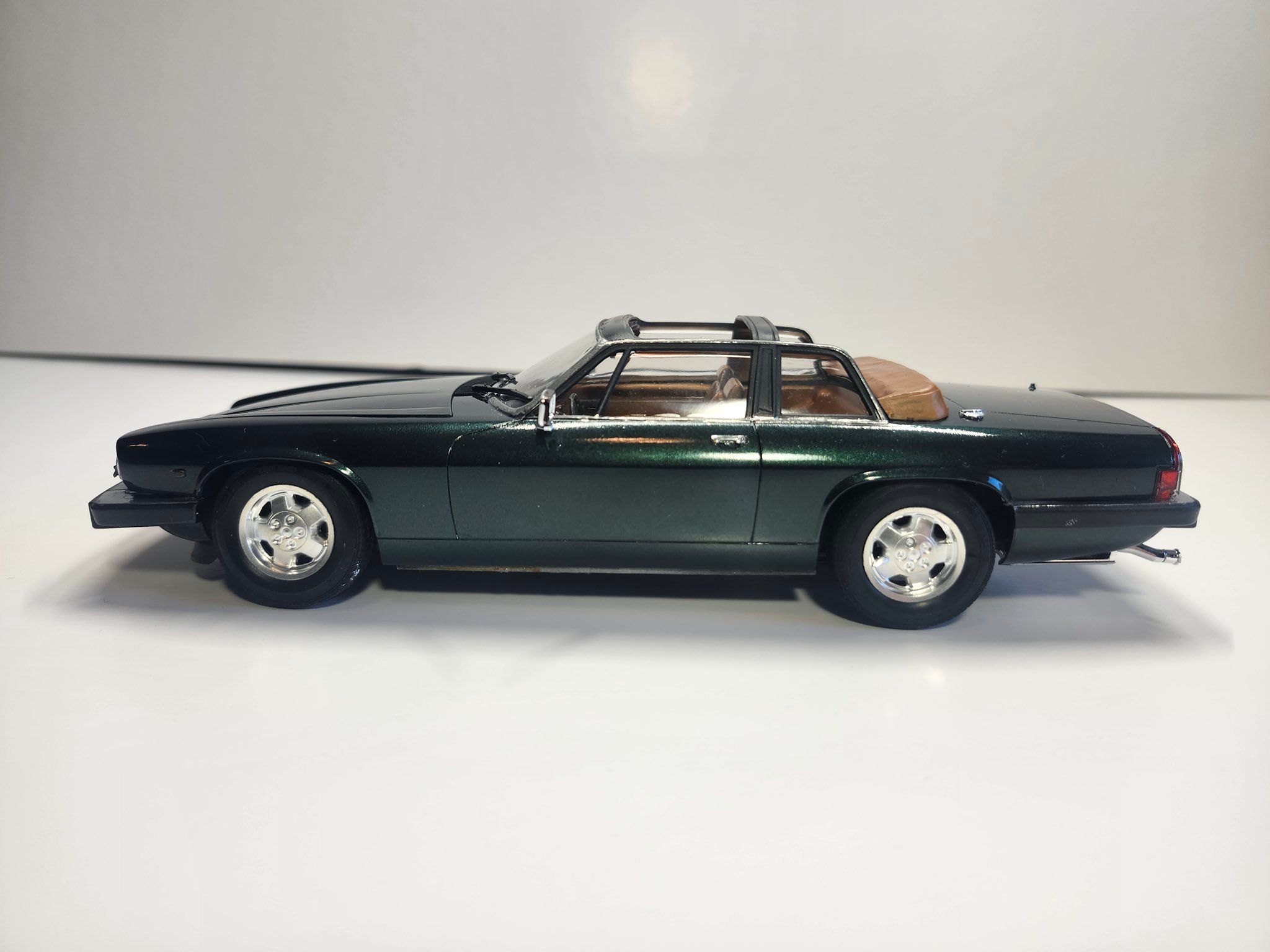 Jaguar XJ-SC V12 cabriolet model kit review