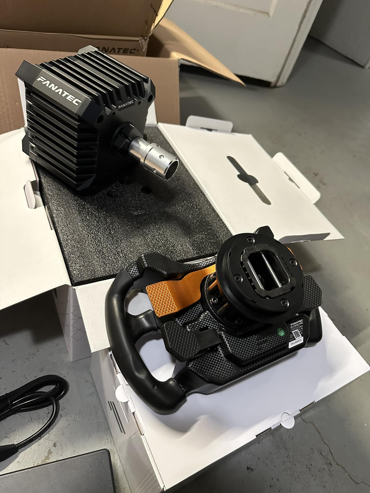 Can Fanatec Universal Hub v1 be converted to v2 for QR2 wheel hub?