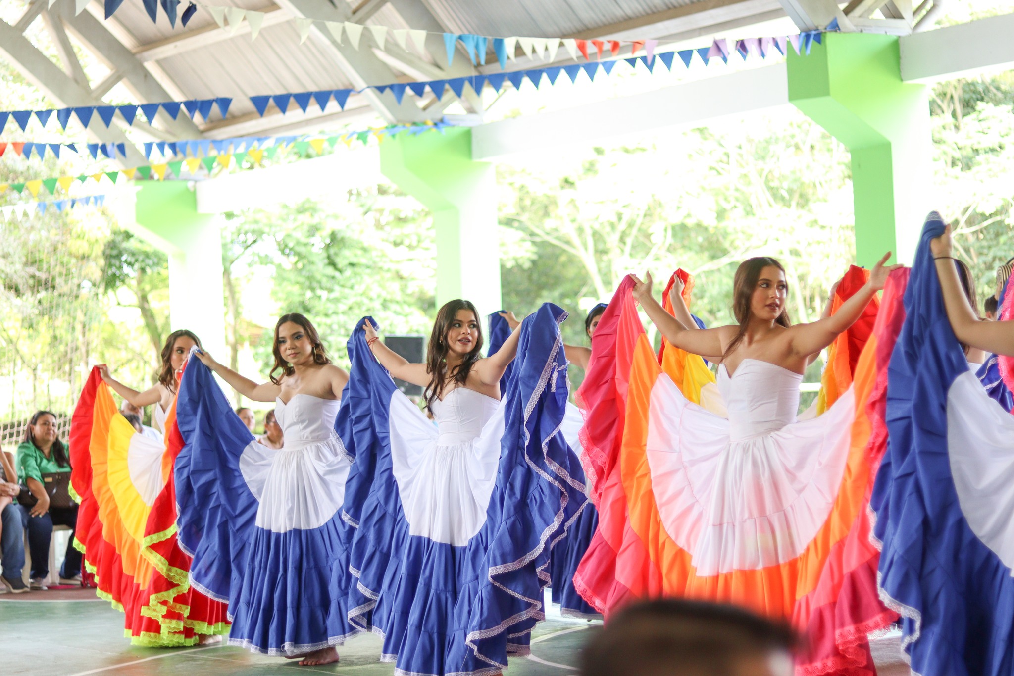 🔰 Bailamos y celebramos... - Colegio Los Samanes Ibagué | Facebook