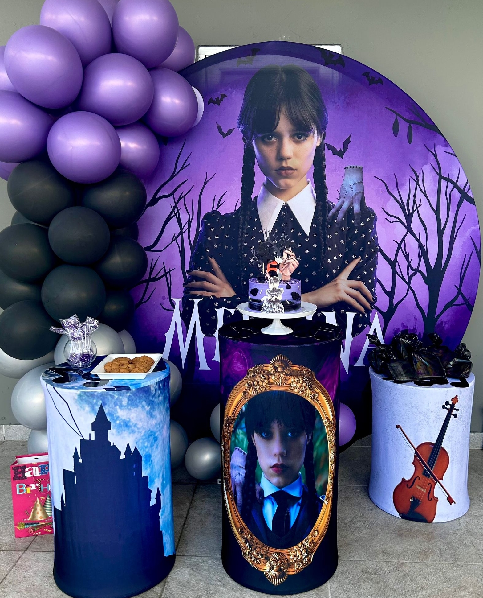 FÜN - 🖤Set de Merlina ya ready para celebrar💜⁠ ⁠ La nueva forma bonita