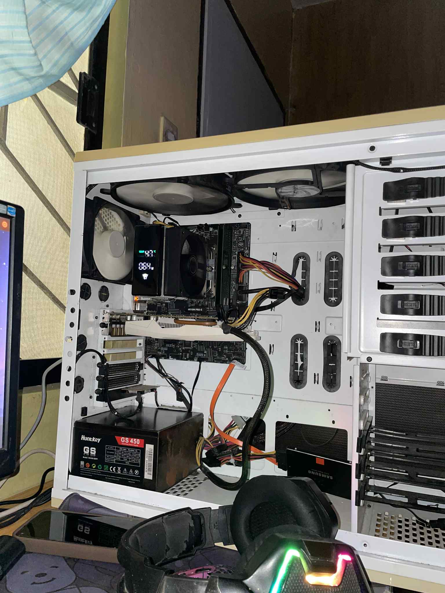 i7 9700k 16GB RAM H310M PRO-VDH PLUS (no backplate) YGT CPU COOLER