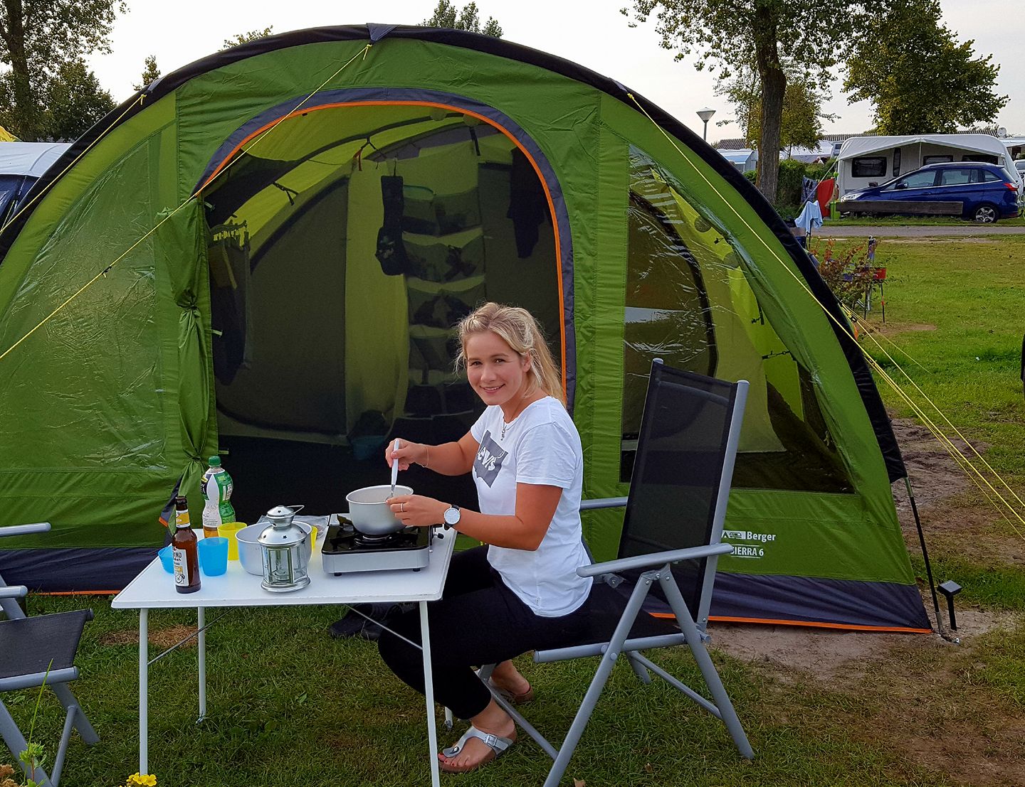 privacy toilet tent KingCamp Outdoor Shower Tents for Camping, Portable Instant Pop Up Blue Style:Beige-10'x20' Kastenmarkisen von Varisol | It also features a Fuchs Filou