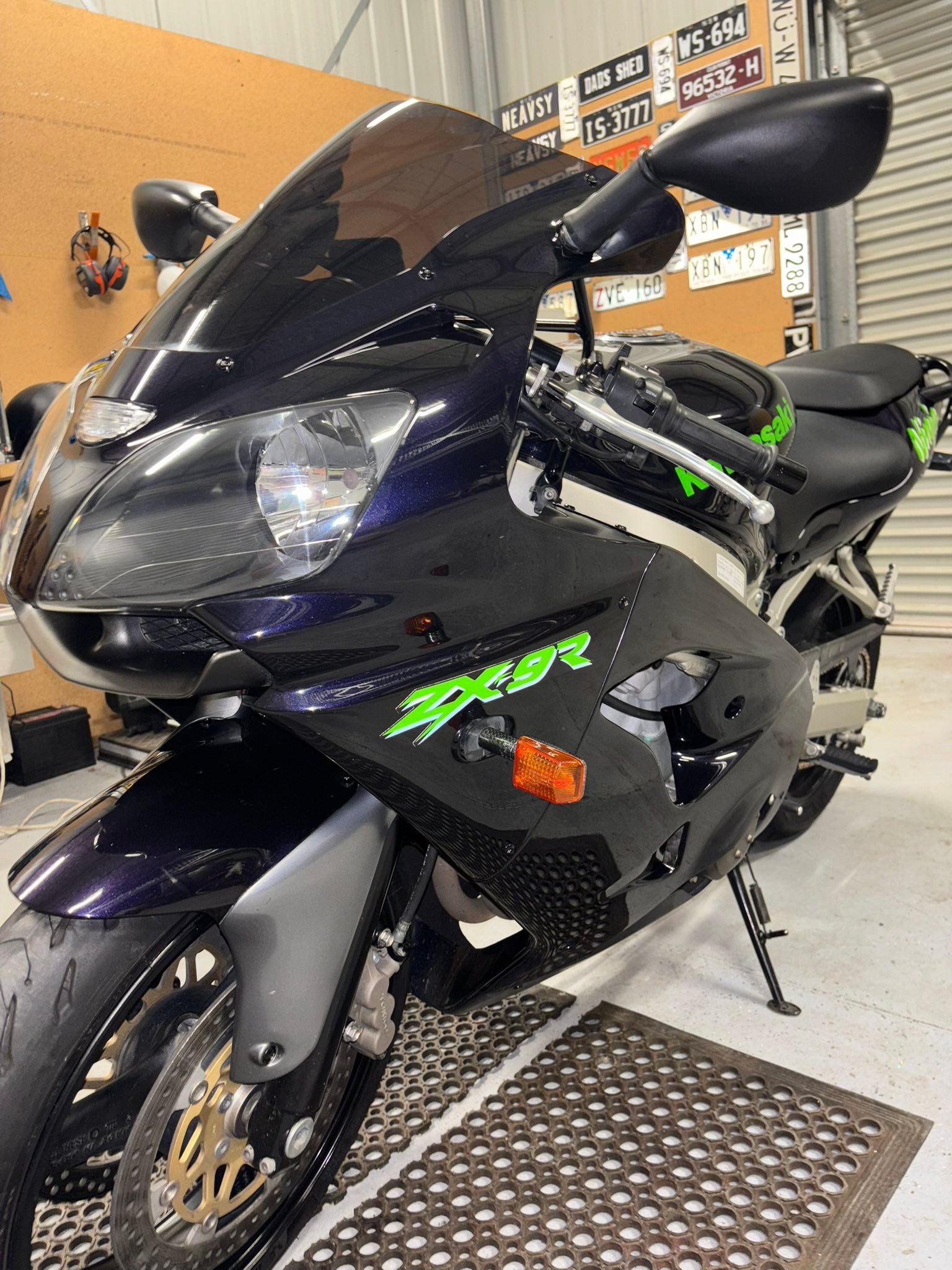 1999 ZX9R C2 green ninja bike restoration