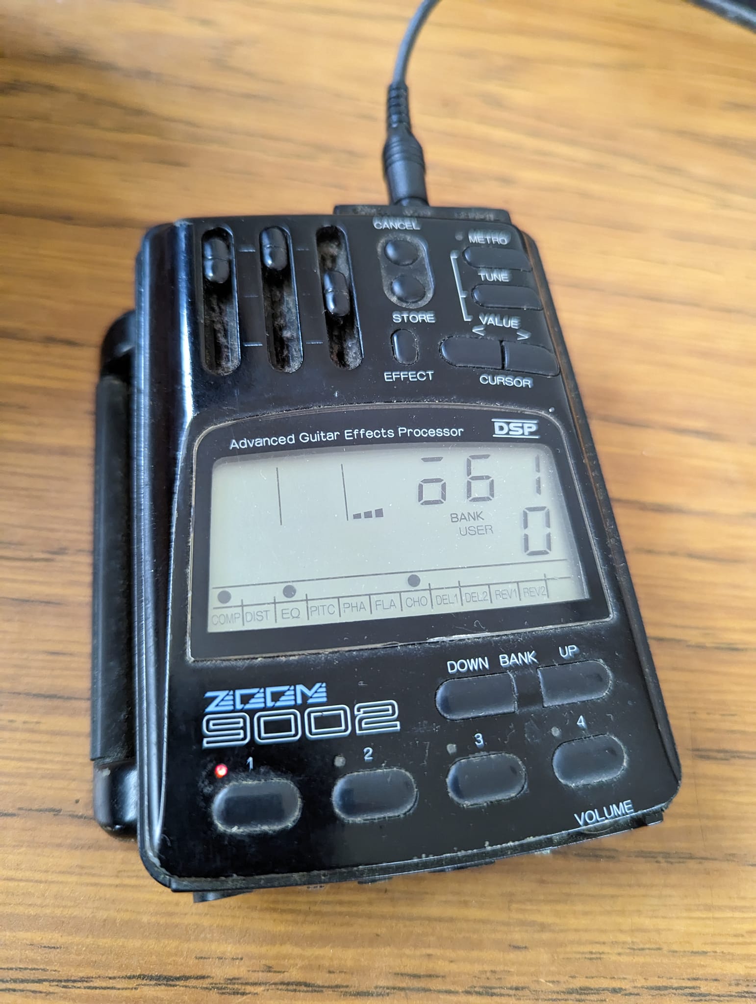 Anyone have a working Zoom 9002? I have two: they both power up