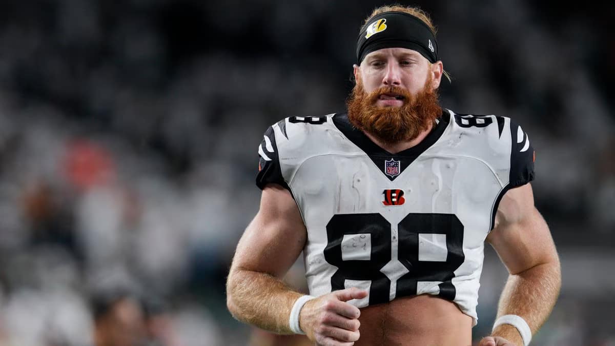 Jake - Hayden Hurst has been very open about his struggles with ...