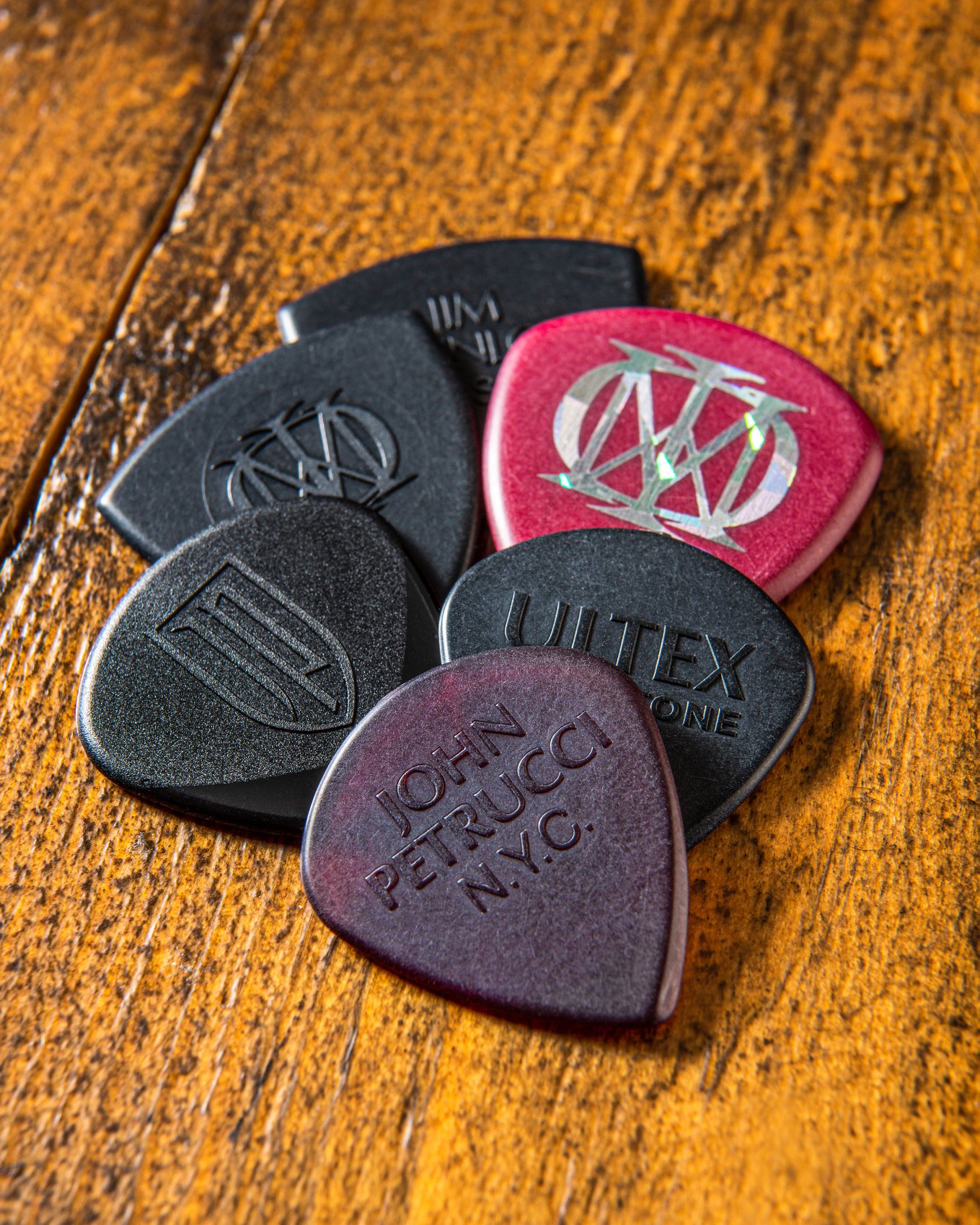 The Eric Johnson Custom Nylon Jazz III Pick perfects the legendary