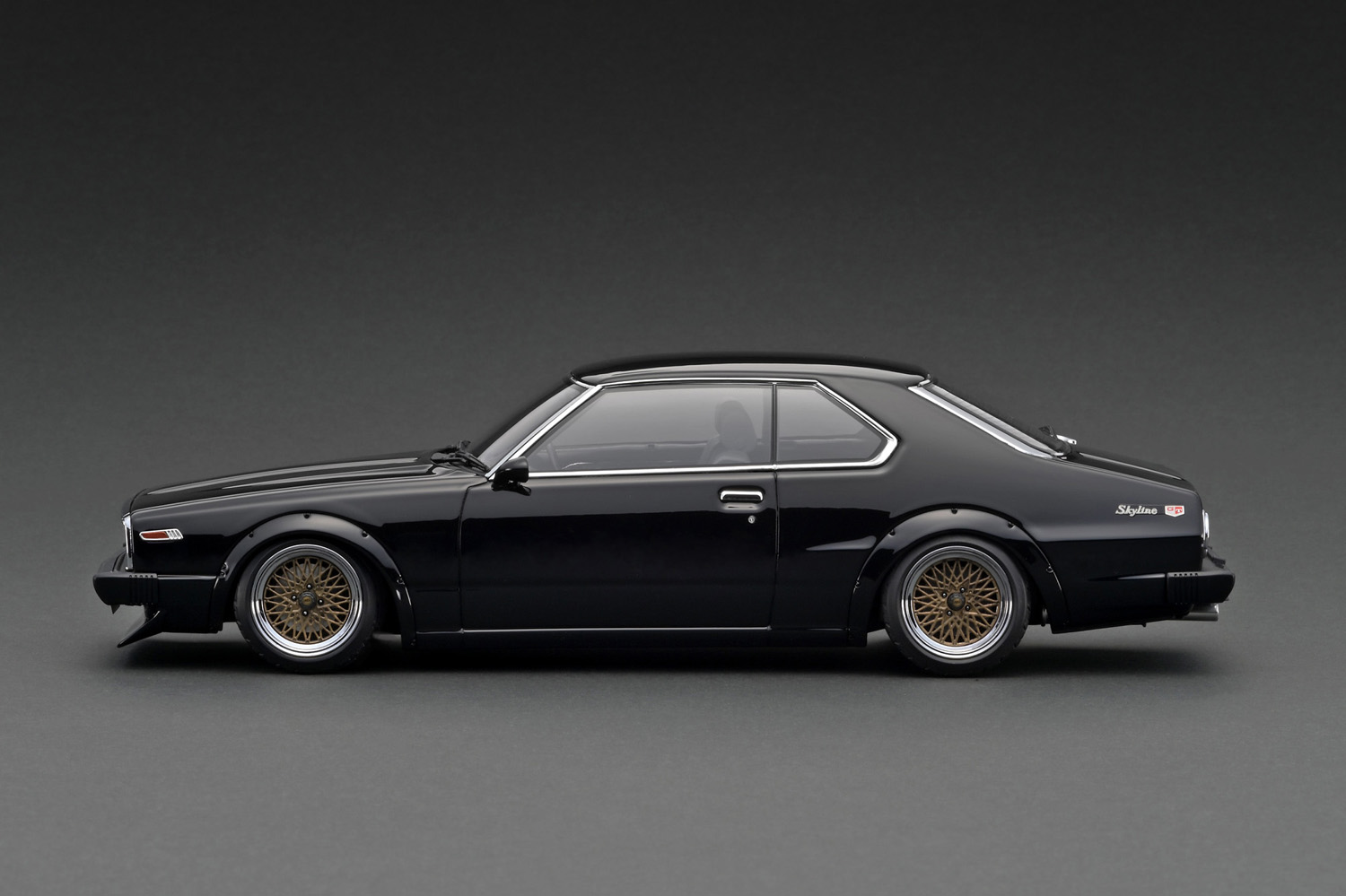 Ignition Model's 1/18 Nissan Skyline 2000 GT-ES at Shizuoka Japan