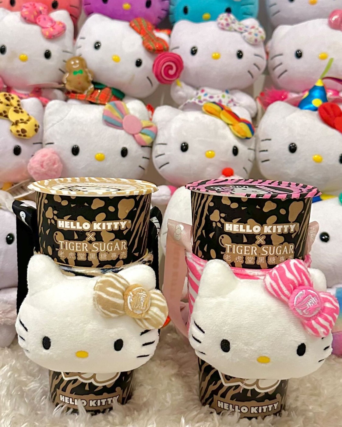 Hello Kitty TIGER SUGAR コラボ カップホルダー 2種 Hello Kitty TIGER SUGAR コラボ カップホルダー 2種 hk.jpeg?format=1500w