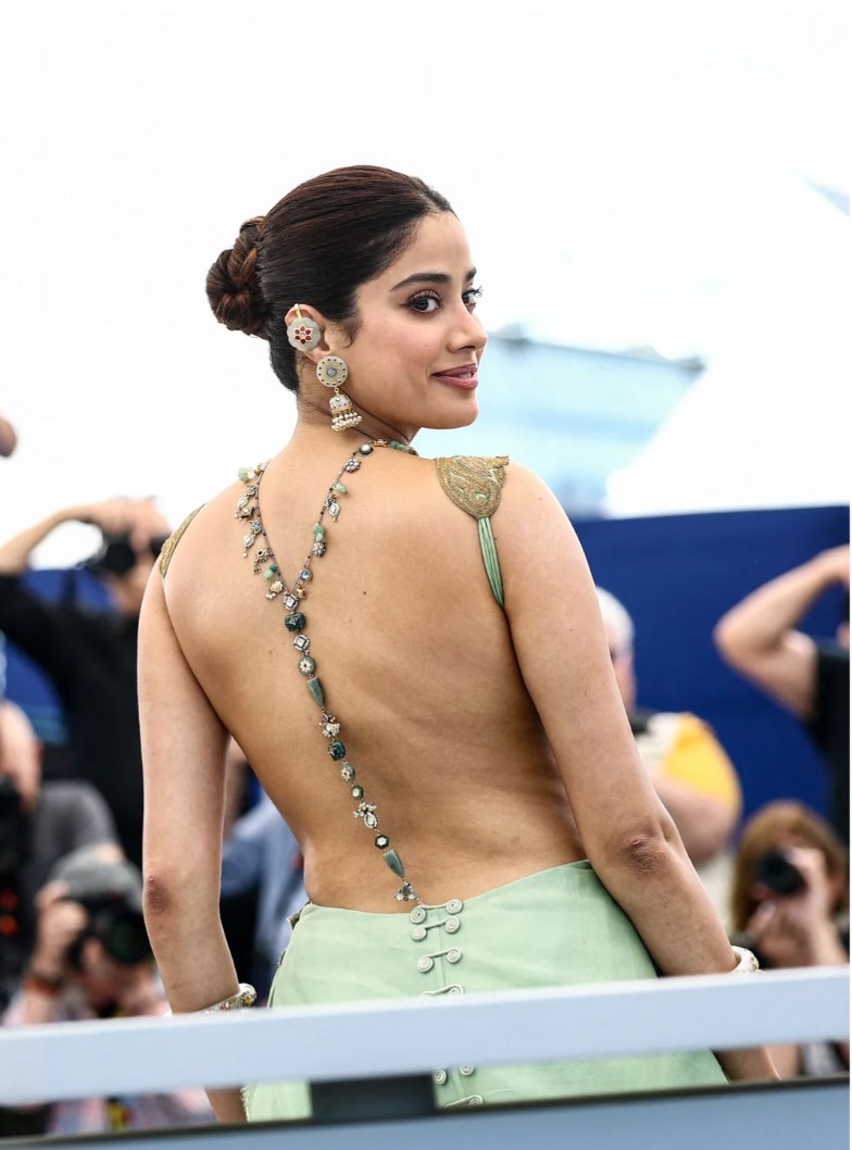 jhanvi kapoor backless dress Janhvi (@janhvikapoor) is keeping up with a hectic schedule as she gears up for her massive South release 'Devara' alongside Jr NTR (@jrntr) and Saif Ali Khan. In keeping with the Backless Gown with Oversized COLOR:CREAM sell clothes online