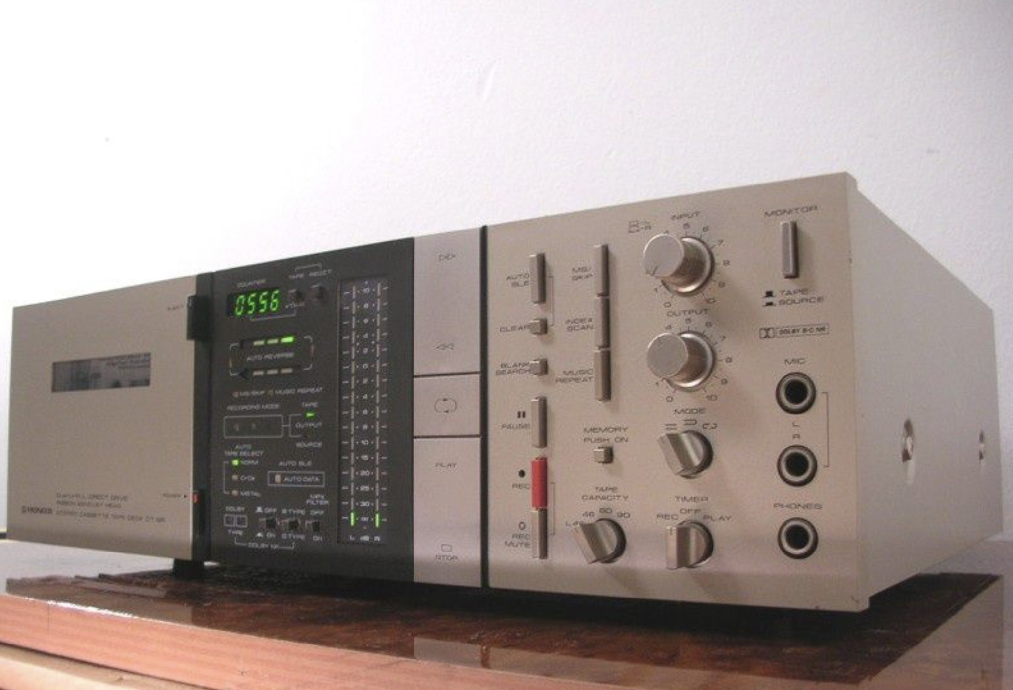 Pioneer CT-700 (1979) Stereo Cassette Deck