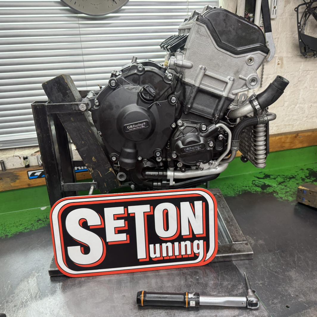 Seton - Gearbox rebuild on this evo spec R1 engine. Wet bike will be ...