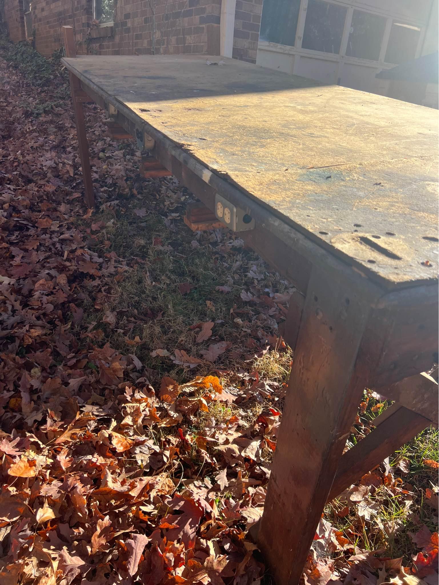 Workbench FREE located in Germanton. Measurements in photos
