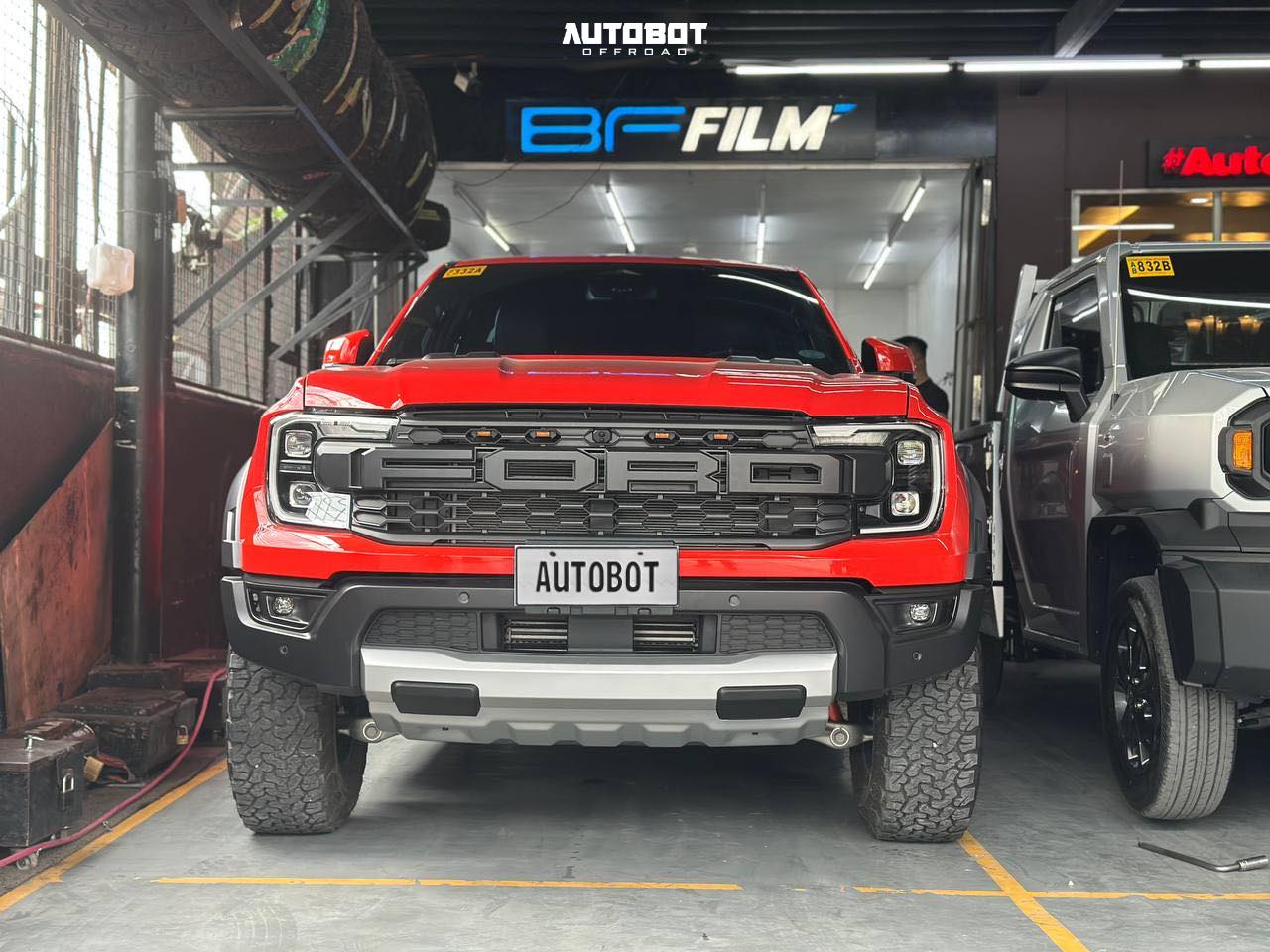 Autobot - Another Ford Raptor is in the shop, ready for some offroad ...