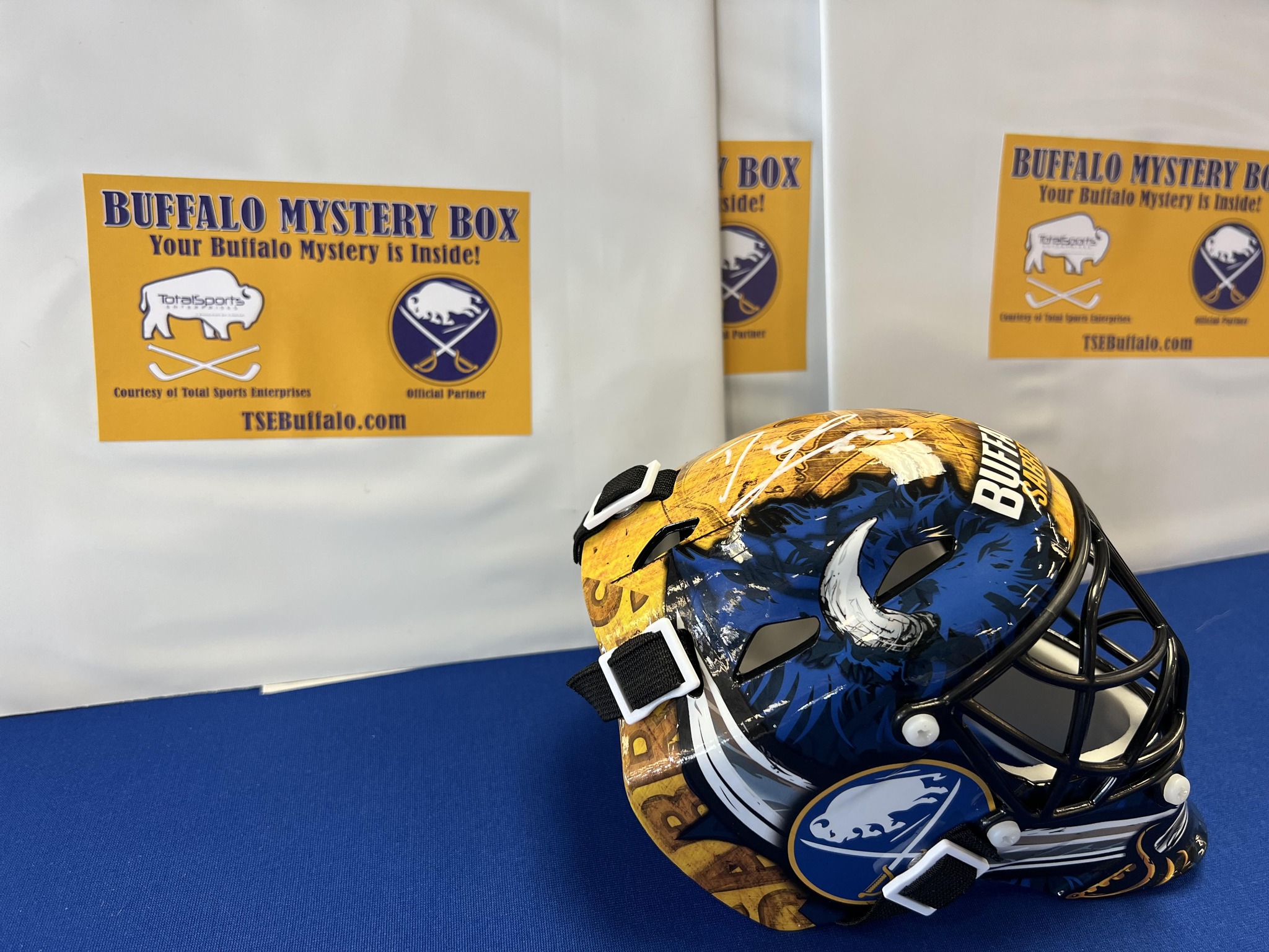 buffalo sabres football helmet NHL Replica Mini Hockey Sporting Goods Made of aluminum and acrylic Buffalo Sabres 46" Heritage Logo