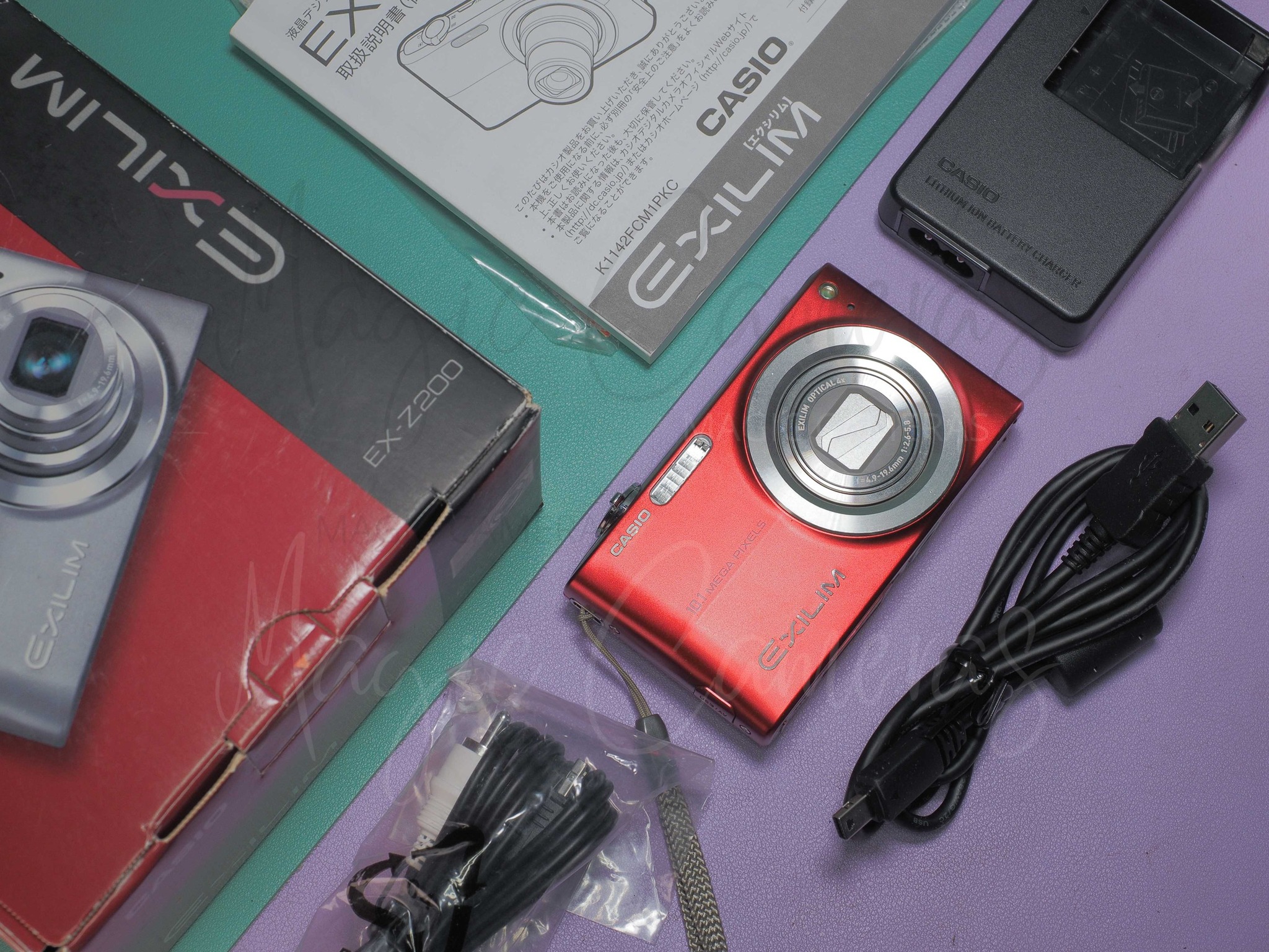 Casio Exilim EX-Z200 10.1MP digital camera for sale
