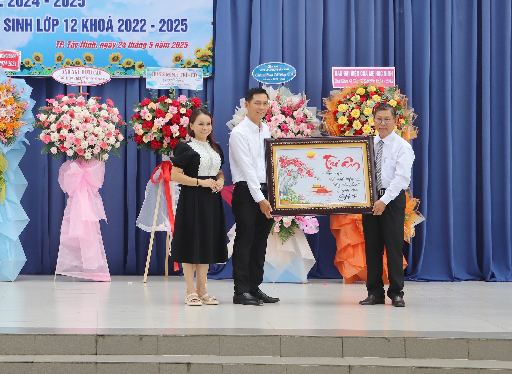 Trường THPT Trần Đại Nghĩa Tây Ninh - Đồng chí Lê Thị Minh Thùy - BT ...