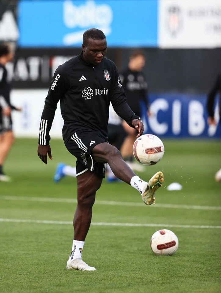 Allez - ⚫ Vincent Aboubakar est de retour à l'entraînement avec ...