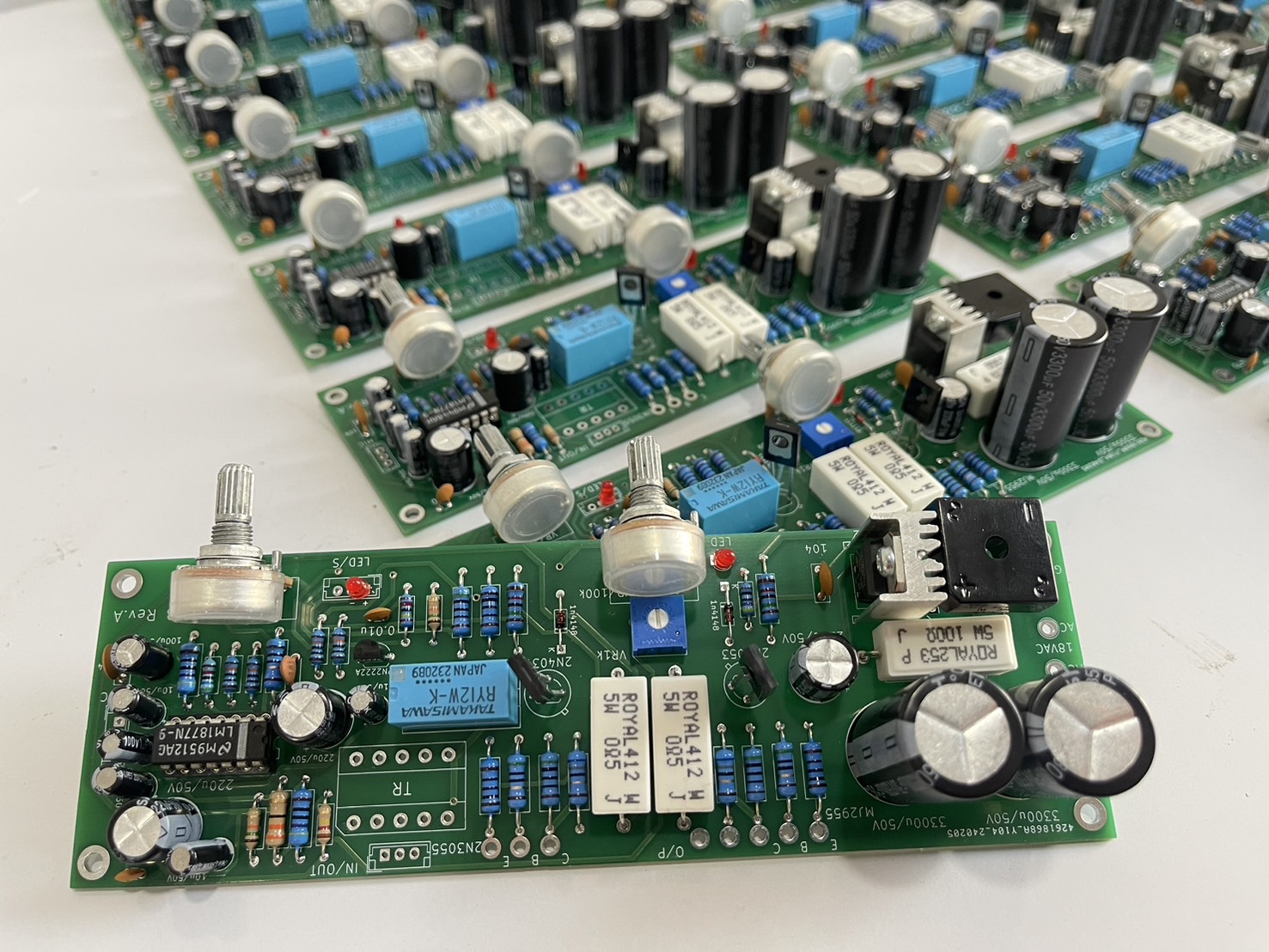 MicroXpert - ผลงานผลิต PCB พร้อมประกอบอุปกรณ์...