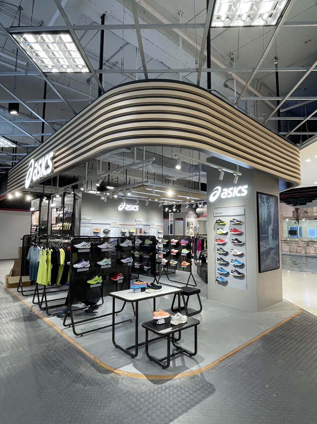ASICS - ASICS เปิดให้บริการแล้วที่ 🎉 📍 The Mall... | Facebook