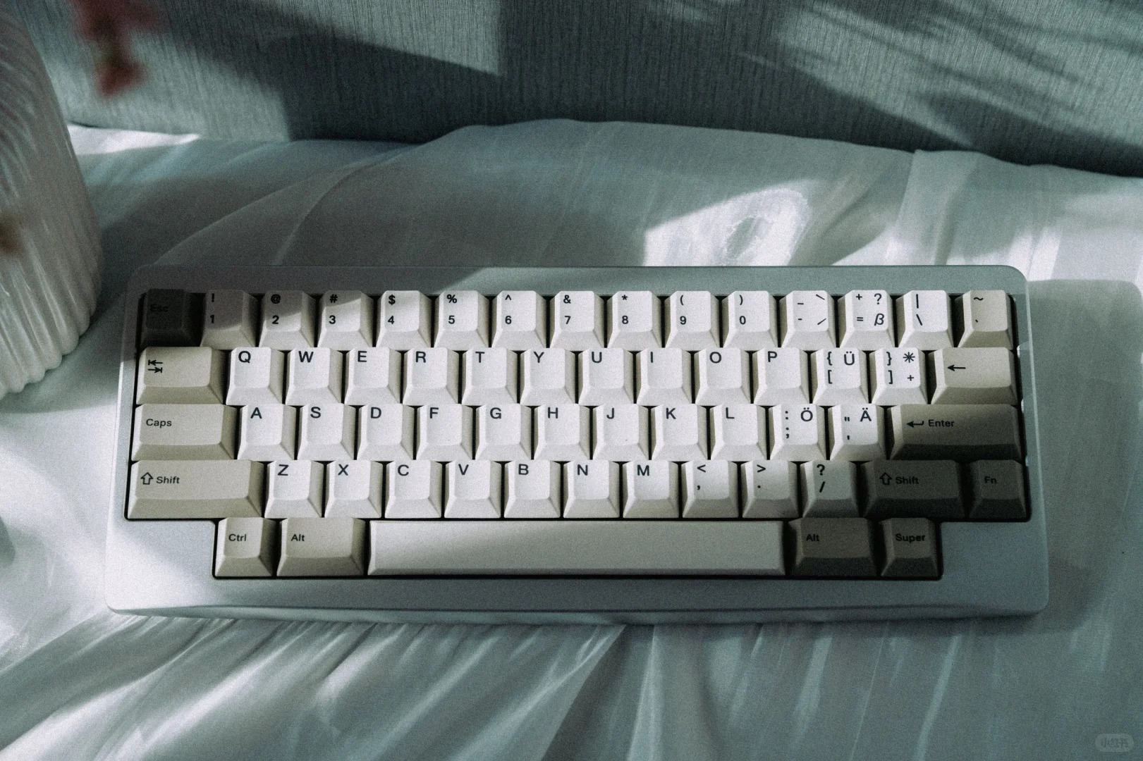 MOKB - [Restock] Agar – Bàn phím HHKB với thiết kế uốn lượn độc đáo ...