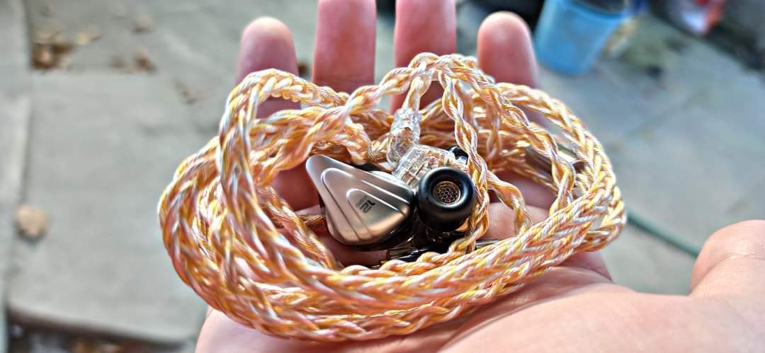 Please KZ stop naming zxvxx & please change box & add slide cable