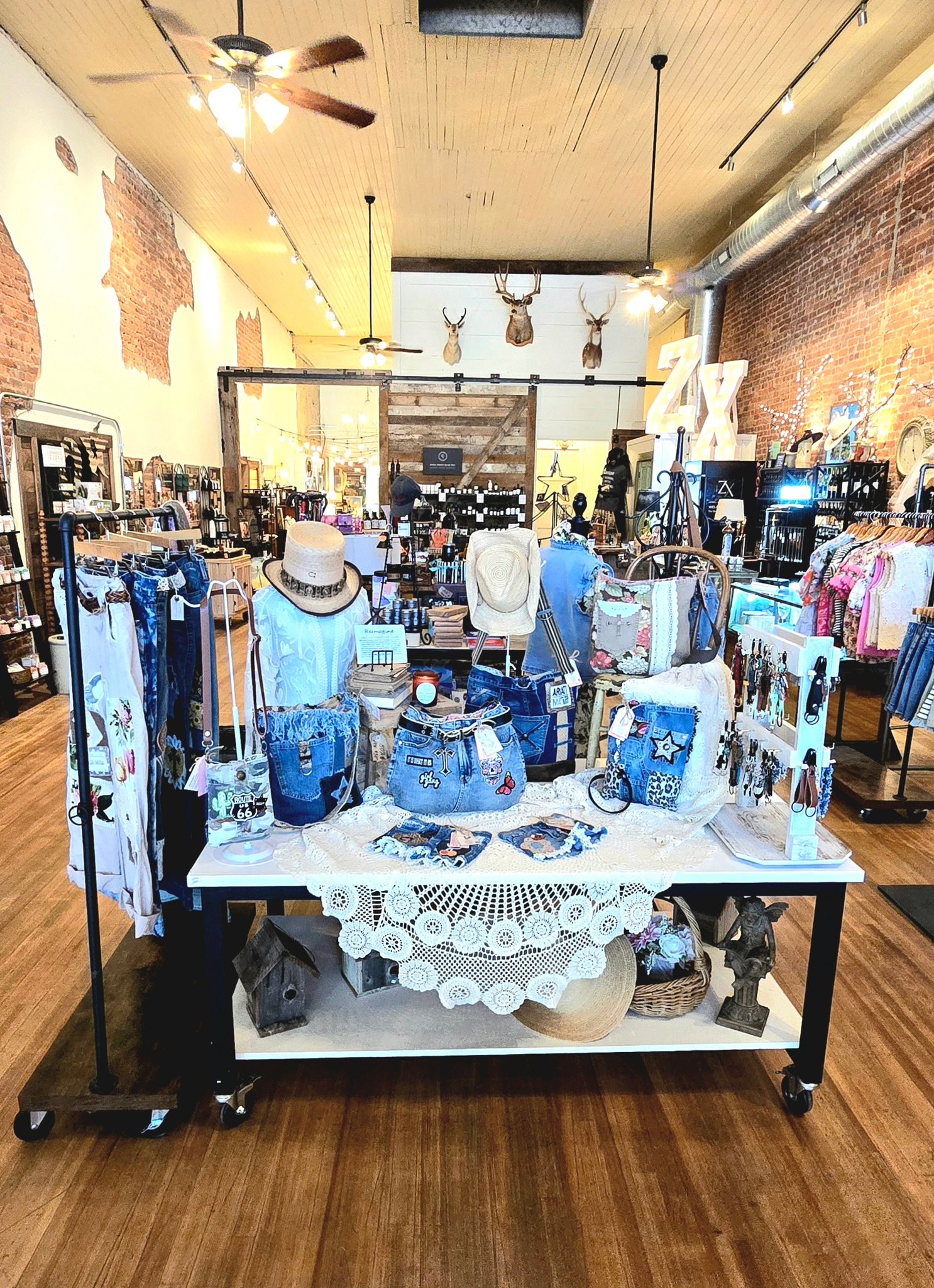 アート・デザイン・音楽 Historical Fashion ReImagine joins ZX Made in Texas in downtown Cameron