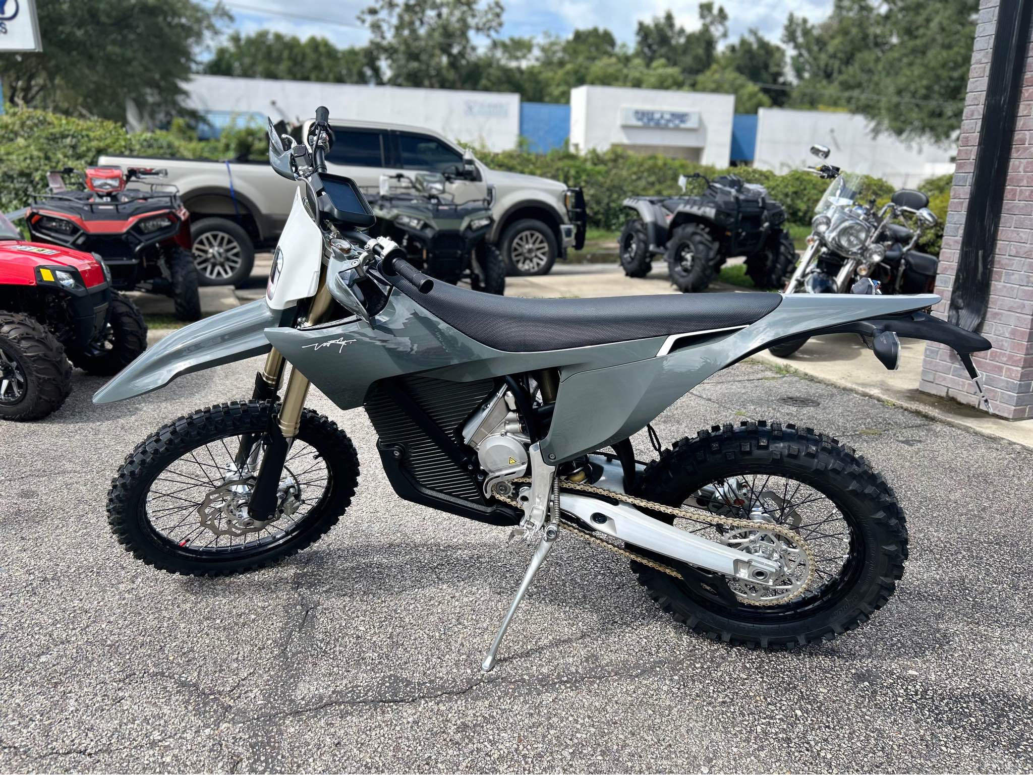 Kit Autocollants Graphiques Stark Future Varg Pour Moto (2022-2025) - Personnalisation Possible !