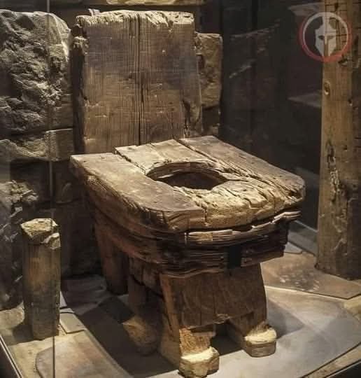 ArqueoSapiens - El primero inodoro de la historia. Situado en la isla ...