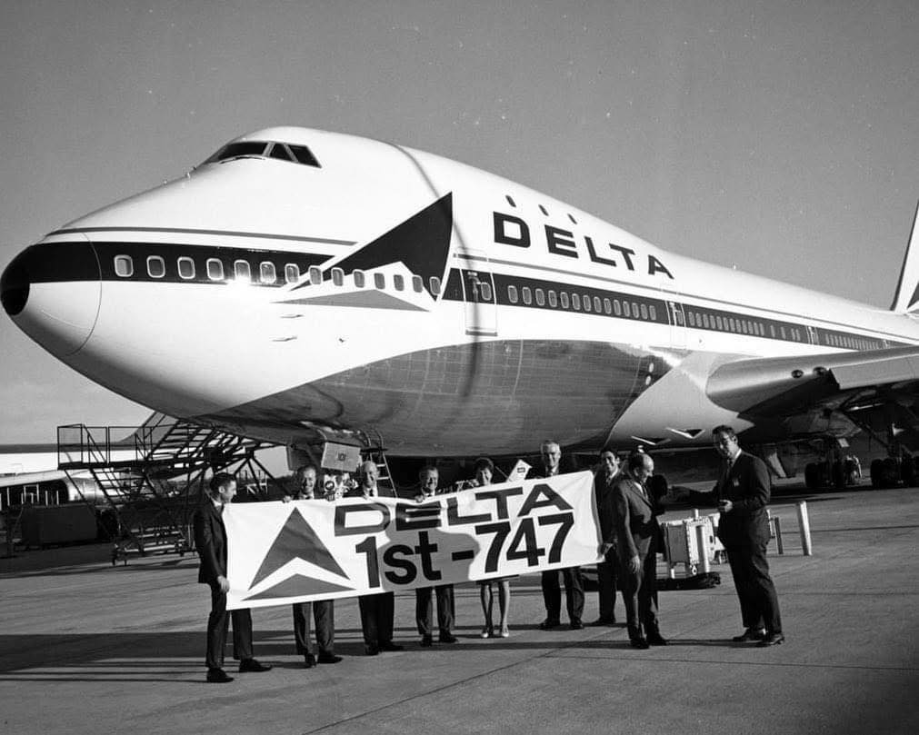 Delta Air Lines first 747-100 N9896 in Atlanta. (1970)