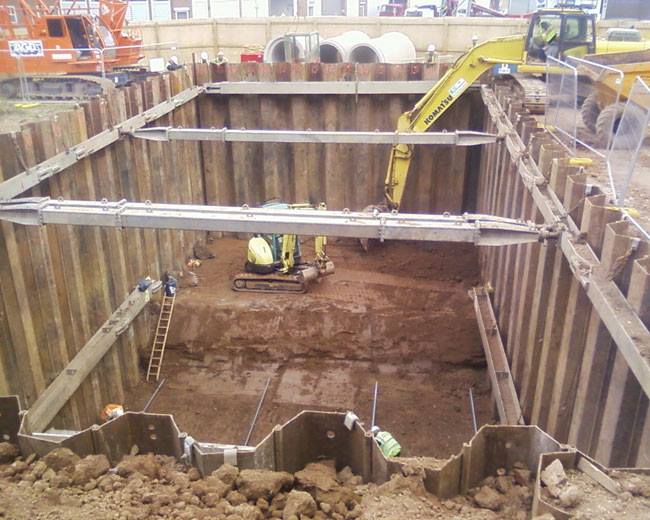 SW five-section Inter-locking Kelly bar at construction site. Model: SW ...