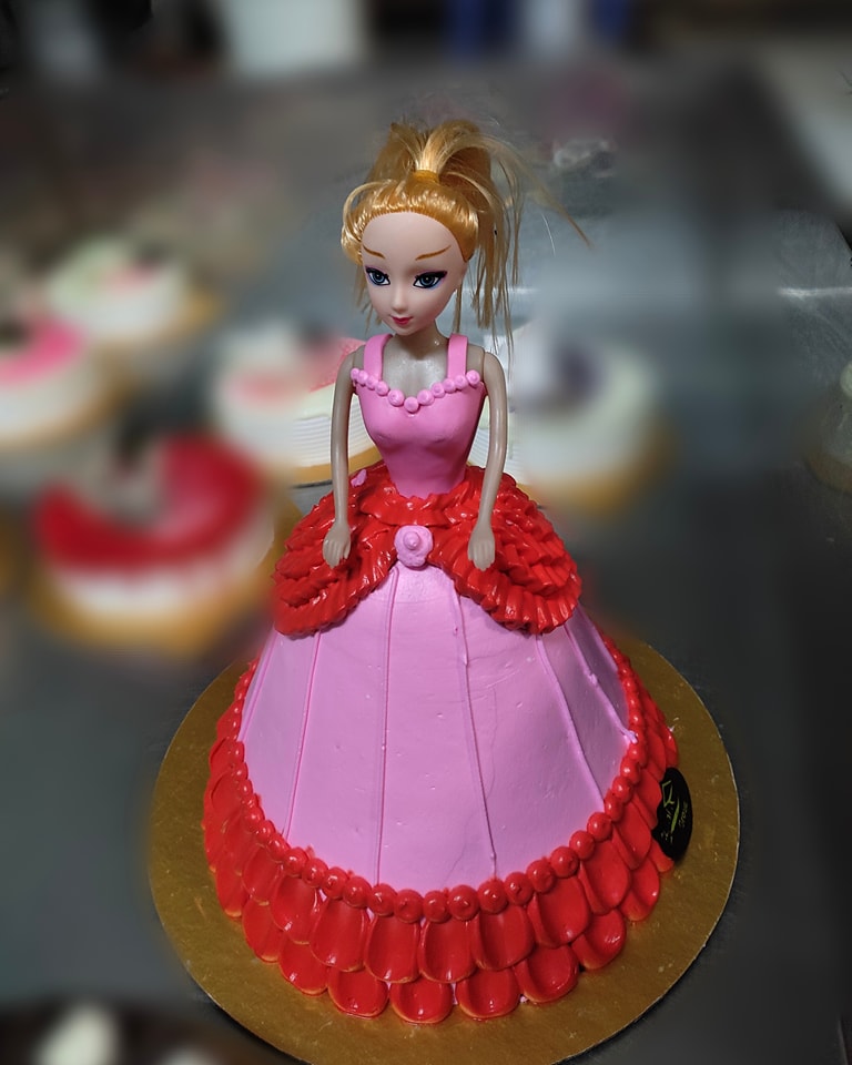 Beautiful Barbie doll cakes ️ - Captain Bakeology