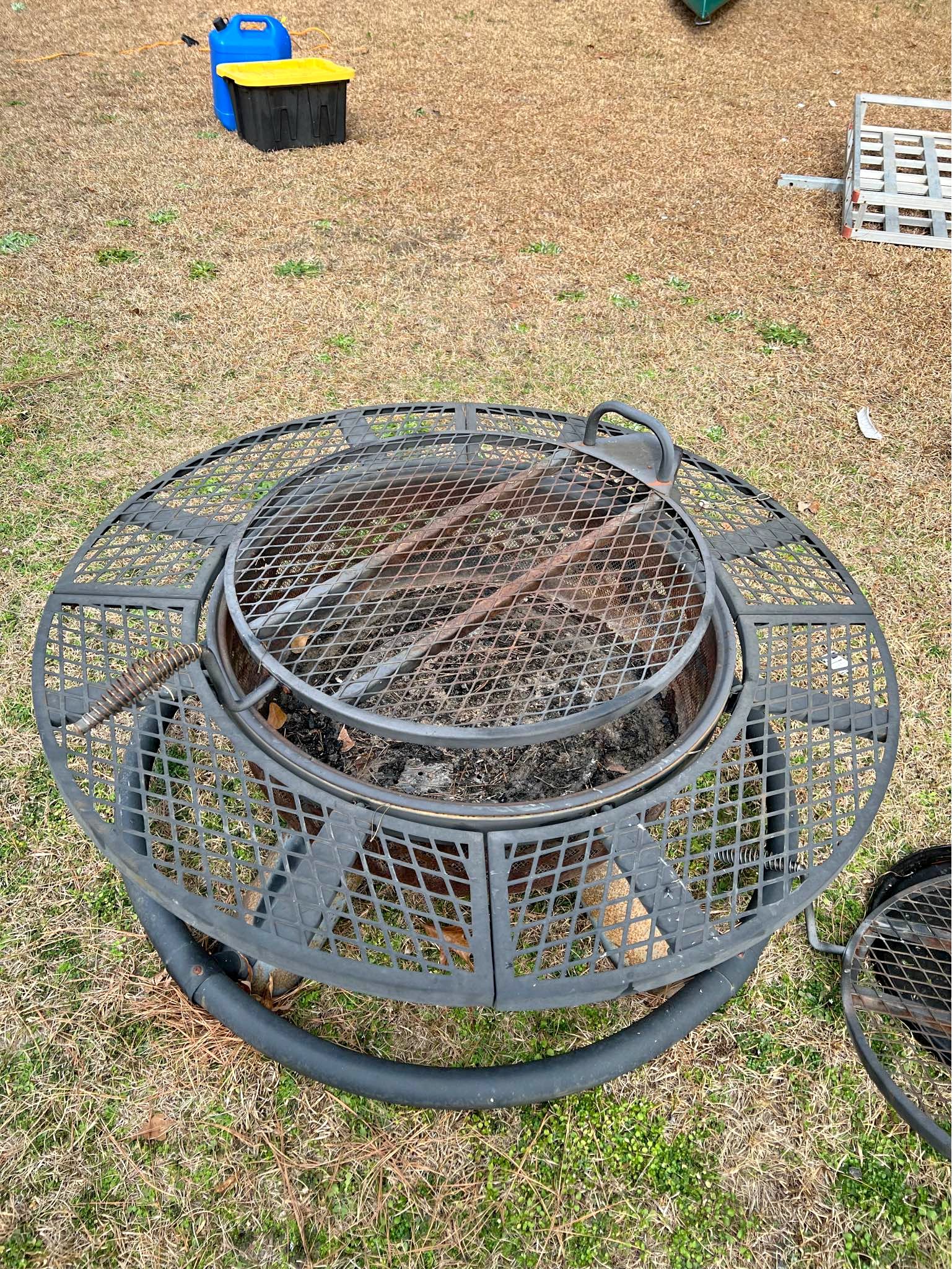 Master Forge Rancher Fire Pit 47 1/2 inches wide. Comes with Fire ...