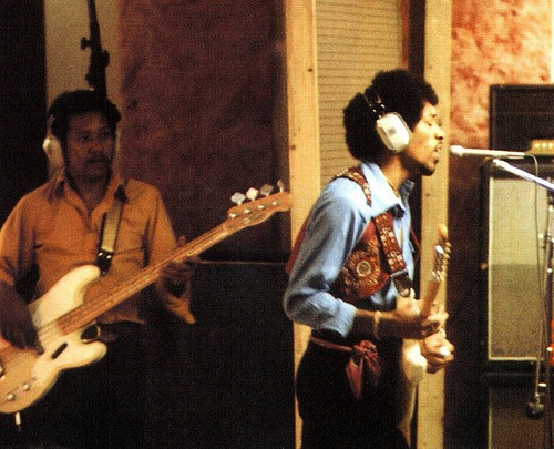 Jimi Hendrix Feelin' the music in the studio. 1969. 🎶