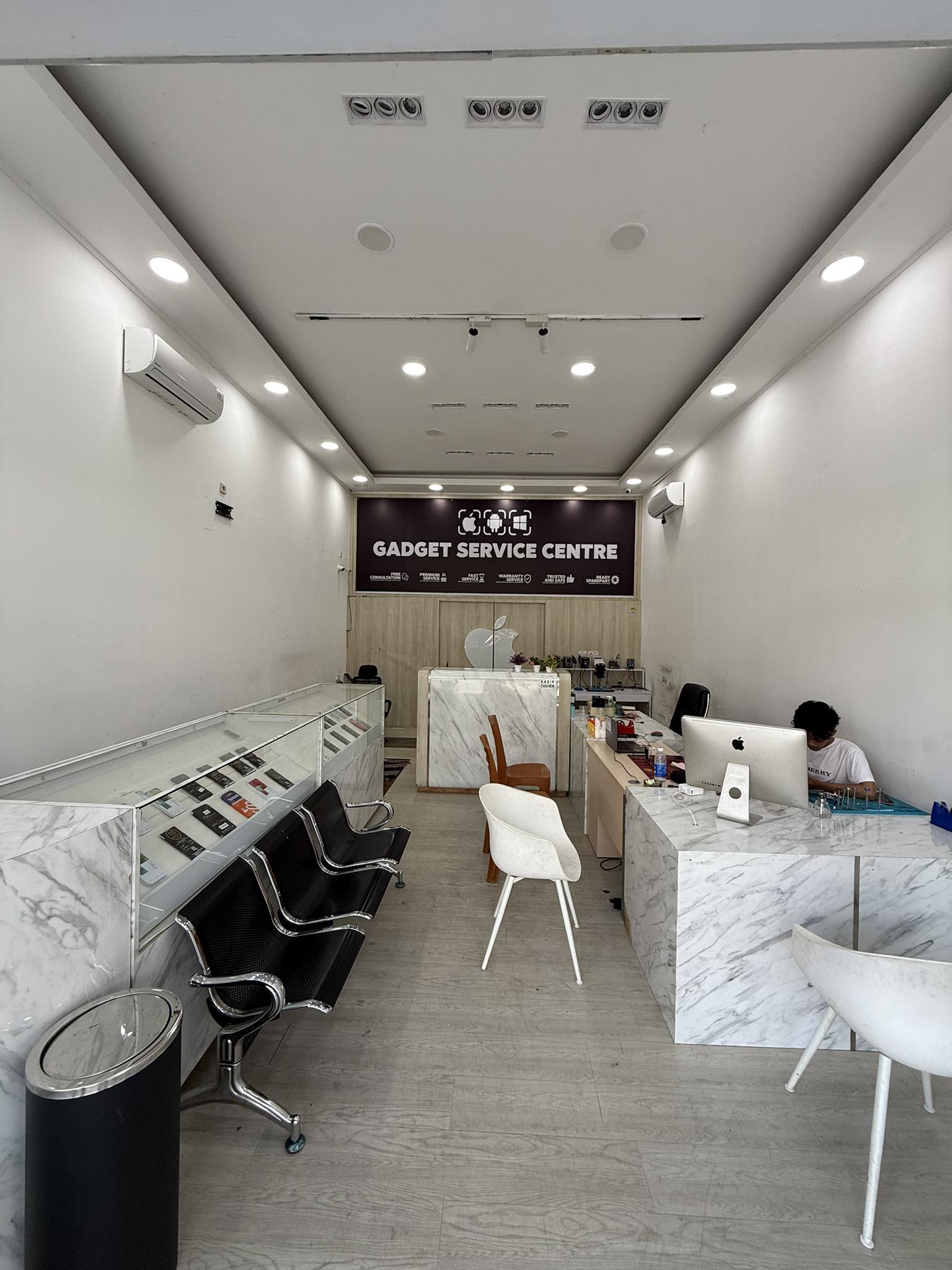 Gadget service centre