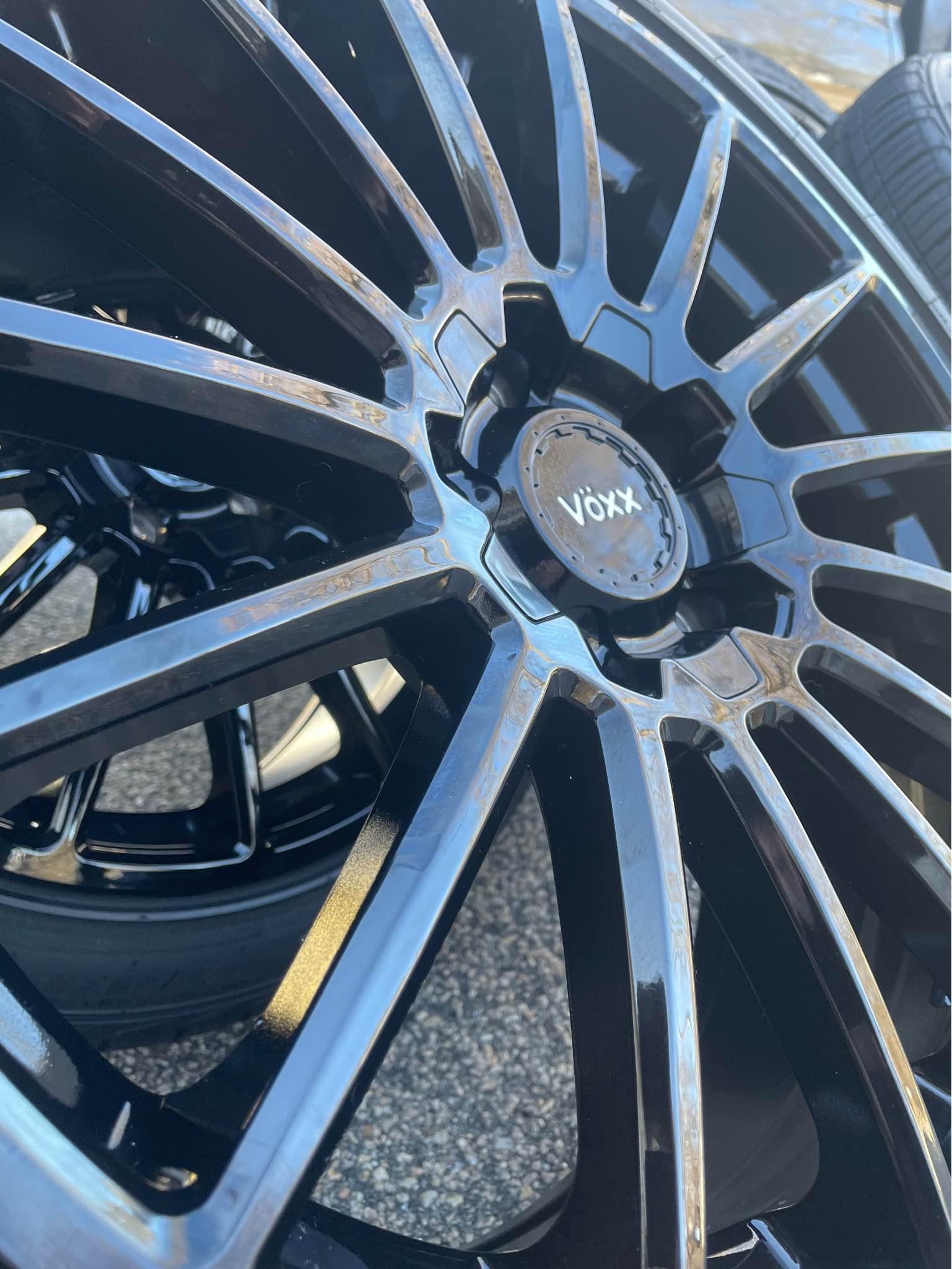 Set of 4 18 Voxx Casina rims (gloss black) & Tires - Car Wheels, Tires ...