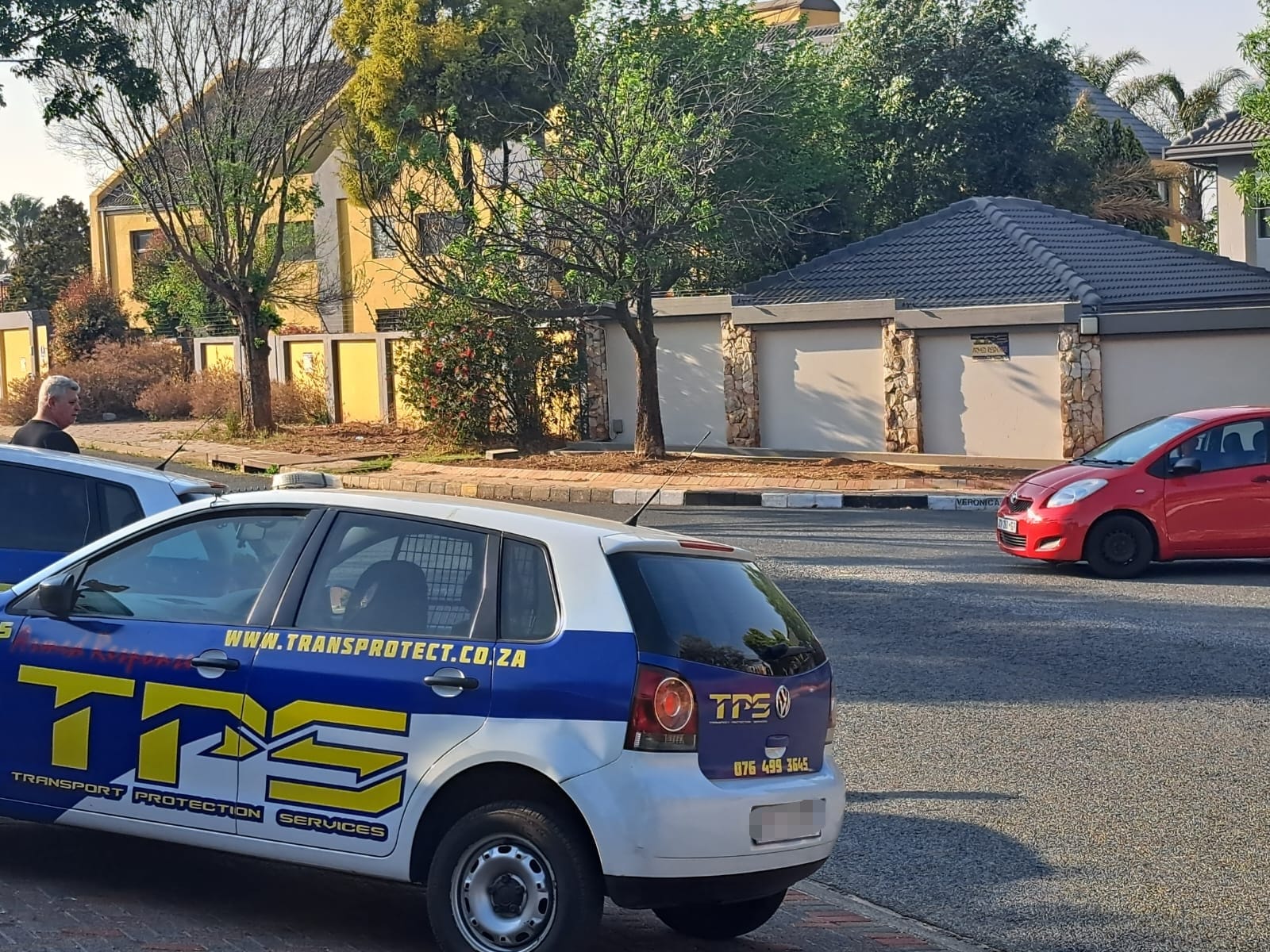 TPS Security - 🚙 💥 Community Assistance 💥🚙 Two ladies...