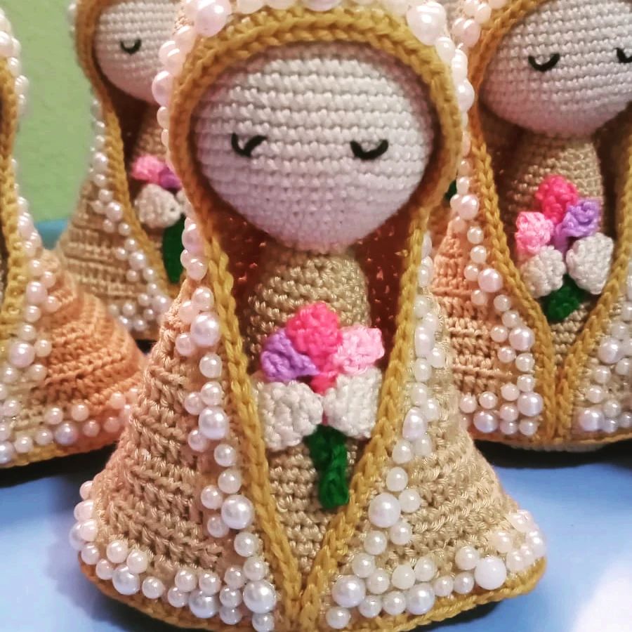 Blench's Craft - Vírgenes elaboradas en técnica crochet...