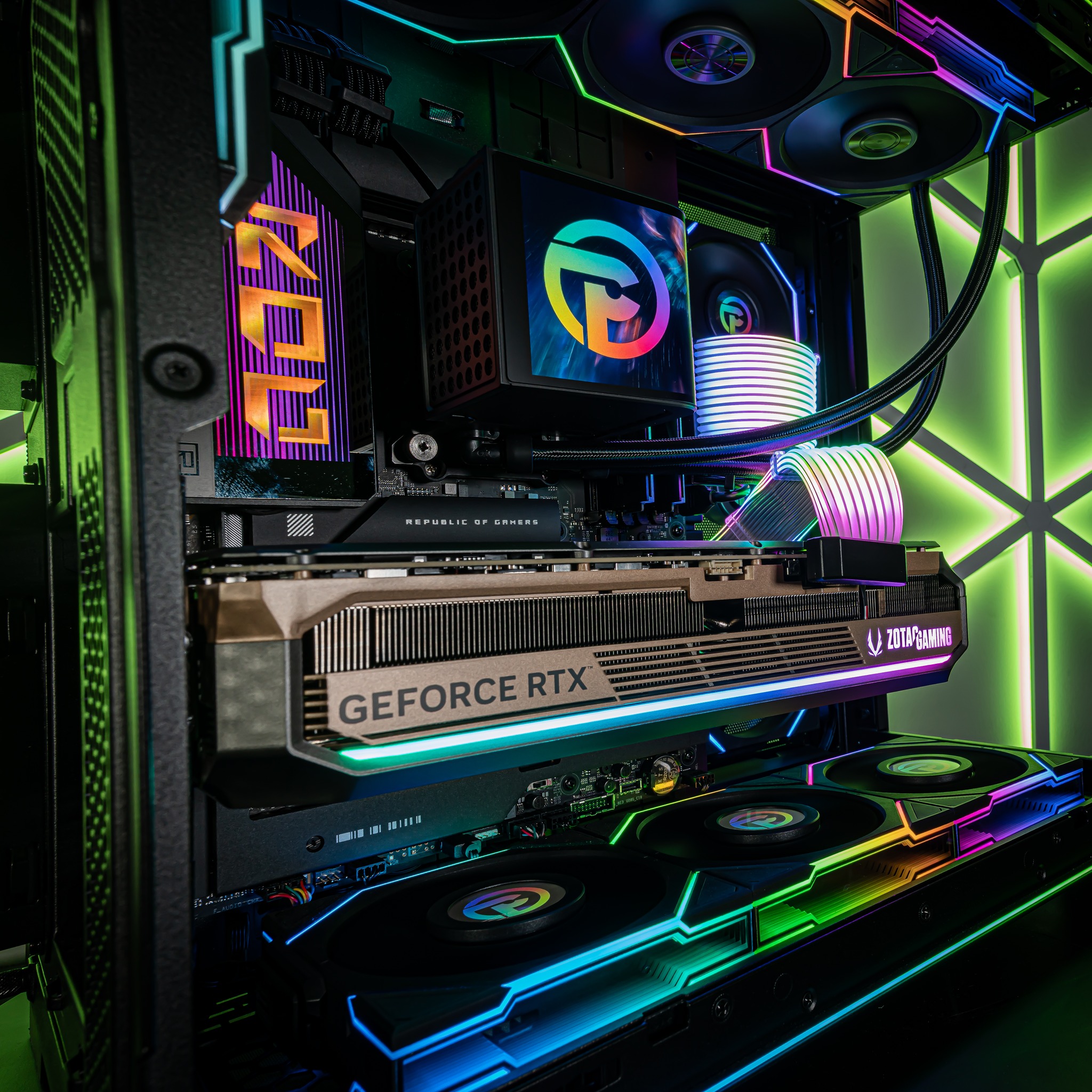 ZOTAC 5090 AMP Extreme Infinity with Lian Li fans did NOT miss ?